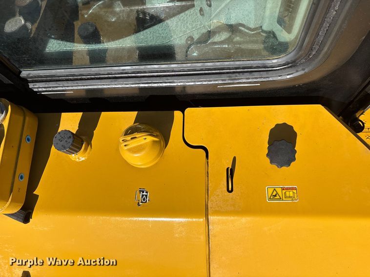 image for item DU0262 2022 Caterpillar D8T dozer