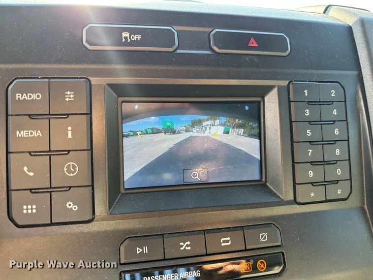 image for item DU0263 2021 Ford F450 Super Duty flatbed truck