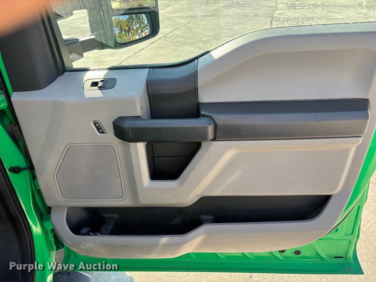 image for item DU0263 2021 Ford F450 Super Duty flatbed truck