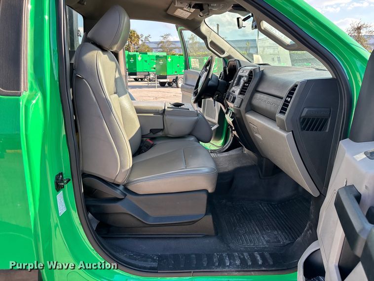 image for item DU0263 2021 Ford F450 Super Duty flatbed truck