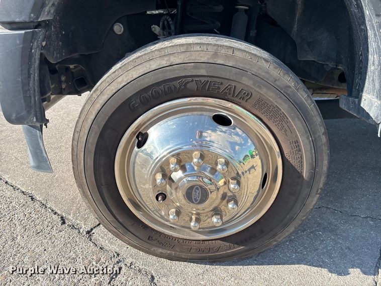 image for item DU0263 2021 Ford F450 Super Duty flatbed truck