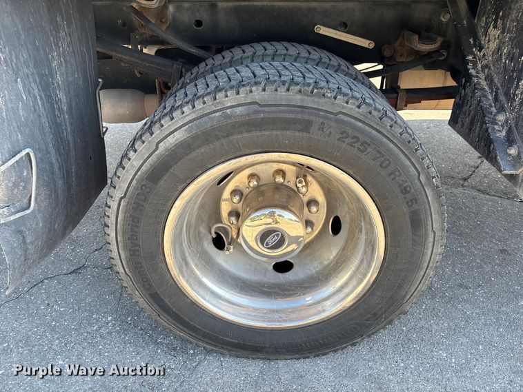 image for item DU0263 2021 Ford F450 Super Duty flatbed truck