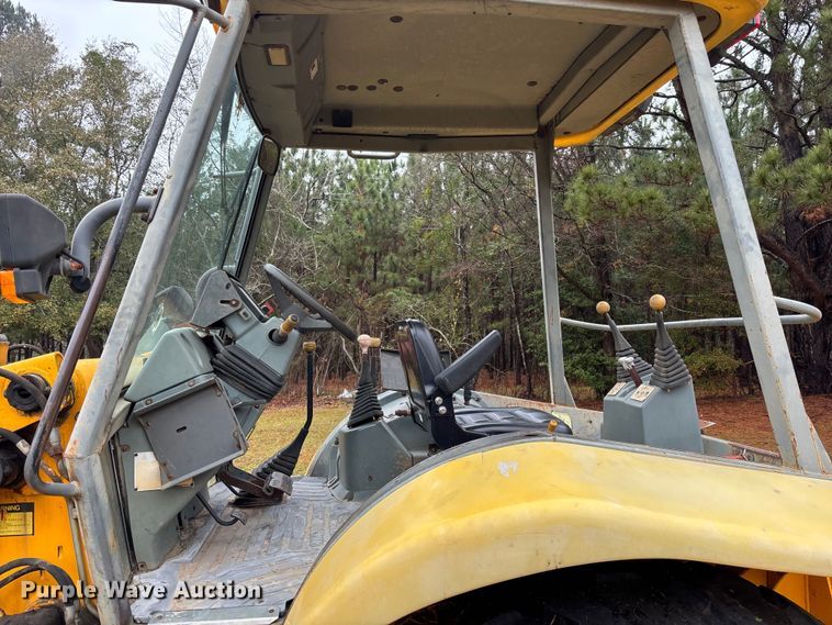 image for item DU0286 1994 JCB 214 backhoe