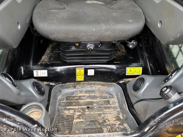 image for item DU0301 2022 Caterpillar 299D3 tracked skid steer loader