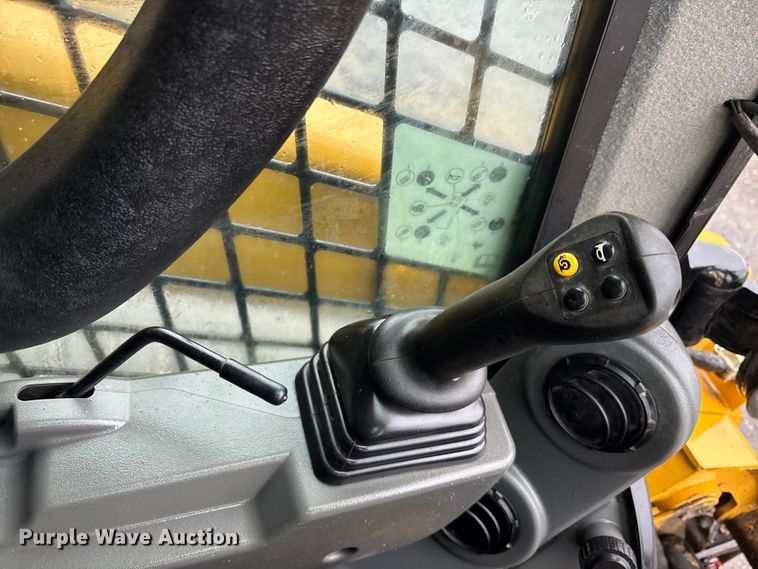 image for item DU0301 2022 Caterpillar 299D3 tracked skid steer loader