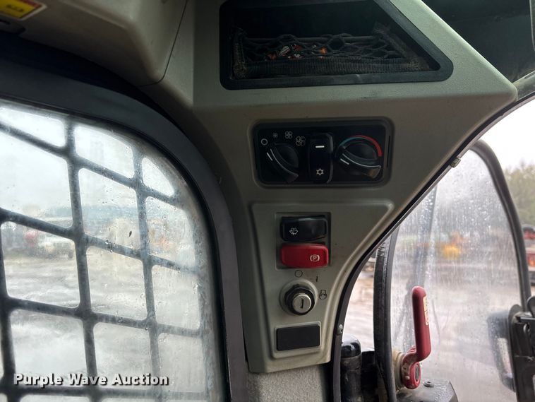 image for item DU0301 2022 Caterpillar 299D3 tracked skid steer loader