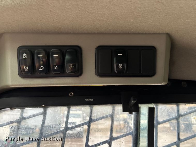 image for item DU0301 2022 Caterpillar 299D3 tracked skid steer loader