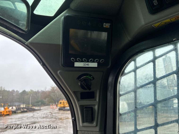 image for item DU0301 2022 Caterpillar 299D3 tracked skid steer loader