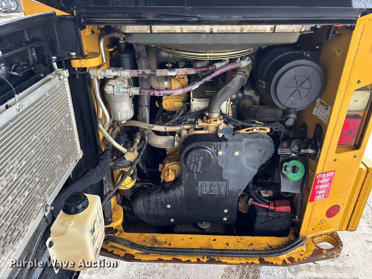 image for item DU0301 2022 Caterpillar 299D3 tracked skid steer loader