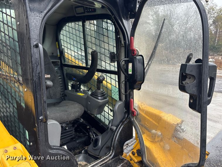 image for item DU0303 2017 Caterpillar 299D2XHP forestry tracked skid steer loader  