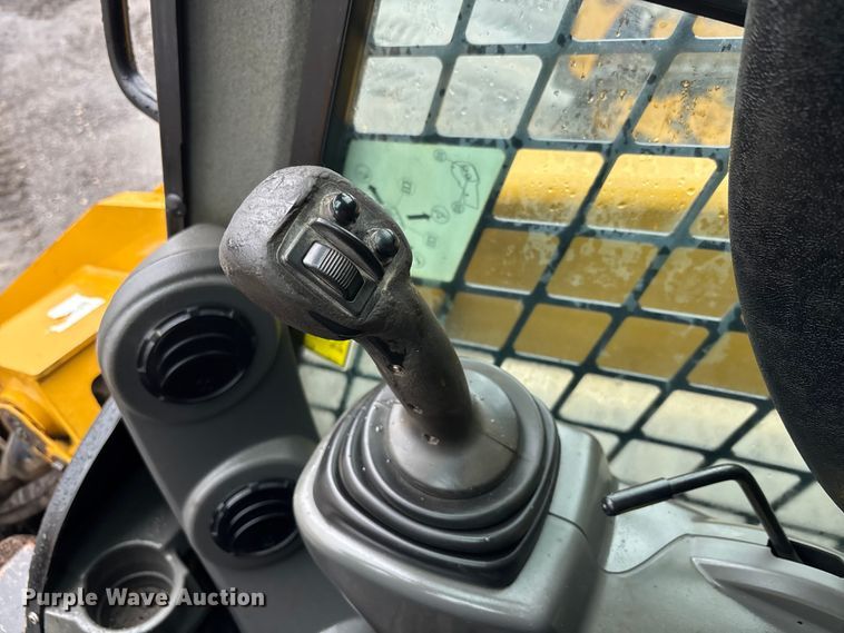 image for item DU0303 2017 Caterpillar 299D2XHP forestry tracked skid steer loader  