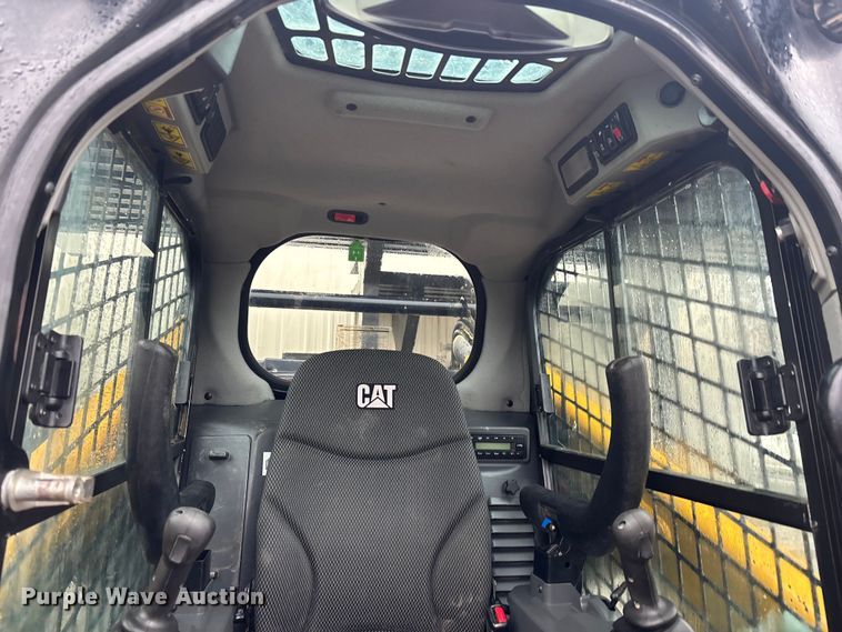 image for item DU0304 2023 Caterpillar 289D3 tracked skid steer loader