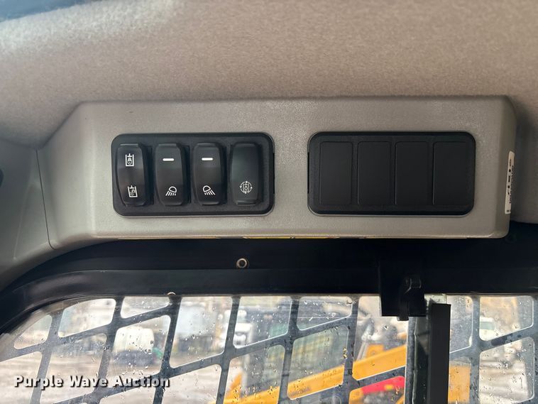 image for item DU0304 2023 Caterpillar 289D3 tracked skid steer loader