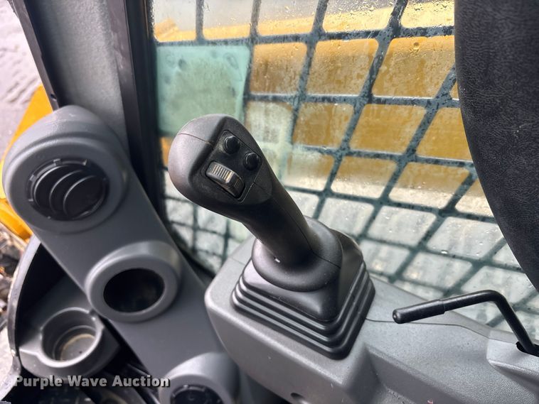 image for item DU0304 2023 Caterpillar 289D3 tracked skid steer loader