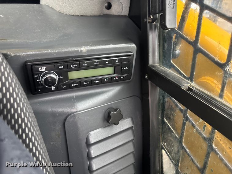 image for item DU0304 2023 Caterpillar 289D3 tracked skid steer loader