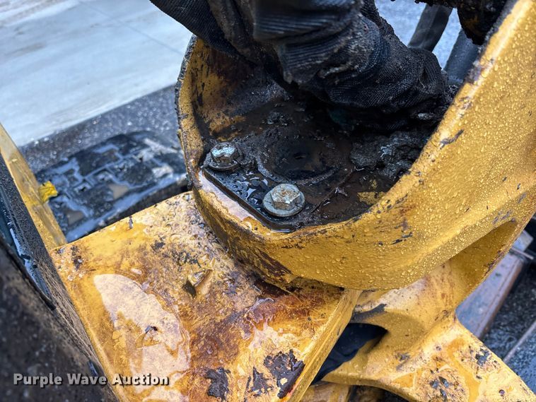 image for item DU0308 2017 Caterpillar 305E2 mini excavator