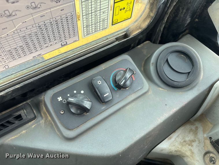 image for item DU0308 2017 Caterpillar 305E2 mini excavator