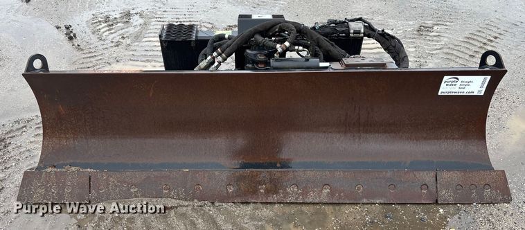 image for item DU0309 Caterpillar skid steer dozer blade