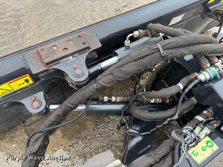 image for item DU0309 Caterpillar skid steer dozer blade