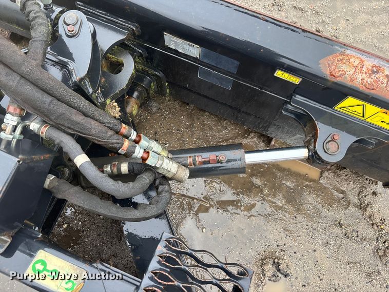 image for item DU0309 Caterpillar skid steer dozer blade