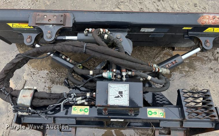 image for item DU0309 Caterpillar skid steer dozer blade