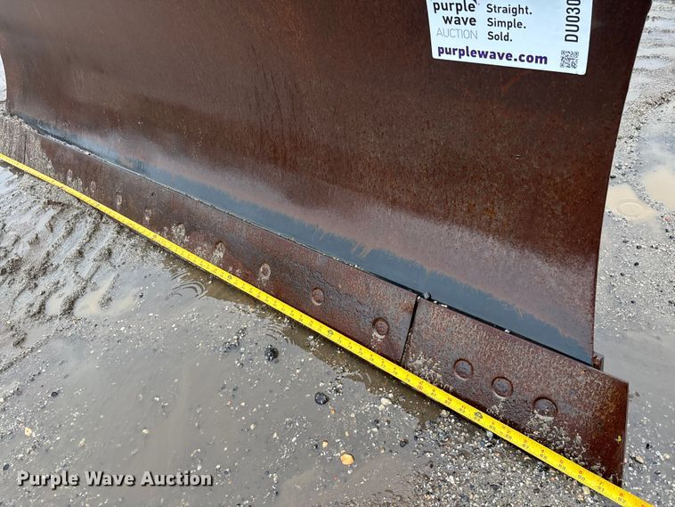 image for item DU0309 Caterpillar skid steer dozer blade