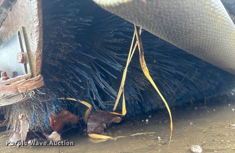 image for item DU0310 Skid steer sweeper