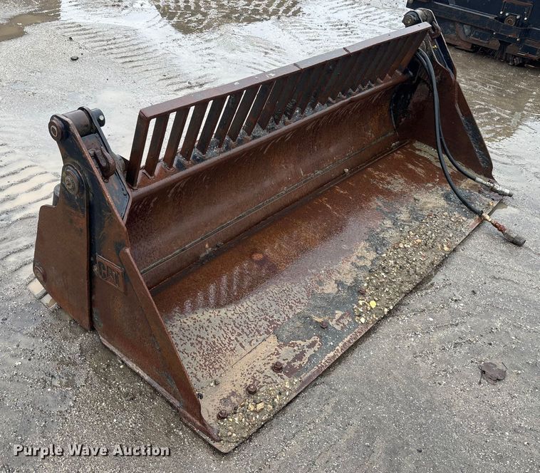 image for item DU0311 Caterpillar skid steer four-in-one bucket