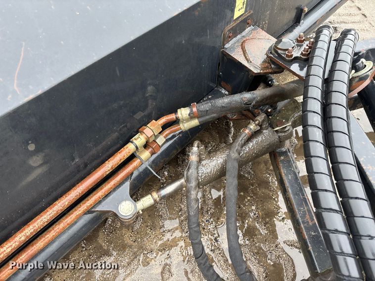 image for item DU0314 Caterpillar BA18 skid steer broom