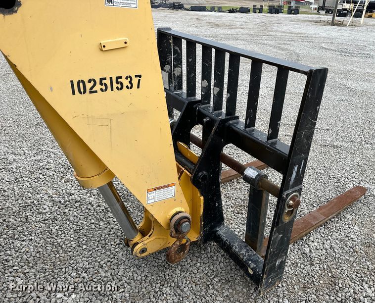 image for item DV0752 Gehl RS8-42 telehandler