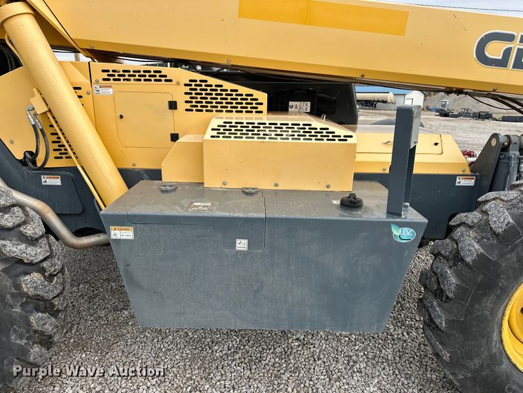 image for item DV0752 Gehl RS8-42 telehandler
