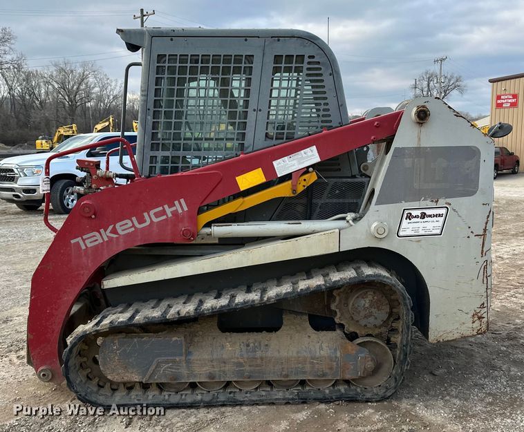 image for item DV0761 2015 Takeuchi TL12 tracked skid steer loader