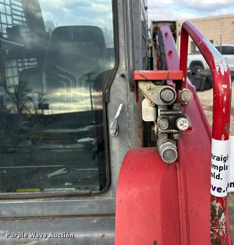 image for item DV0761 2015 Takeuchi TL12 tracked skid steer loader