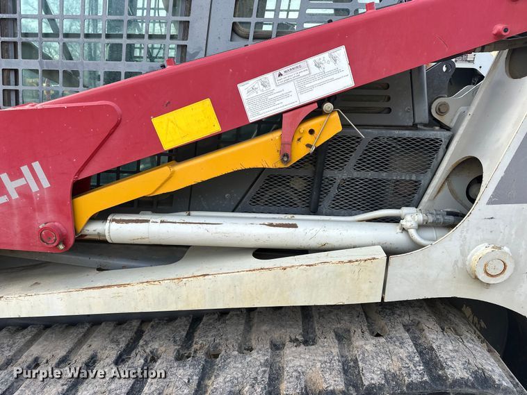 image for item DV0761 2015 Takeuchi TL12 tracked skid steer loader
