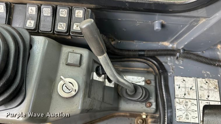 image for item DV0761 2015 Takeuchi TL12 tracked skid steer loader