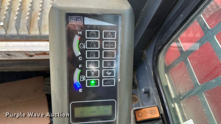 image for item DV0761 2015 Takeuchi TL12 tracked skid steer loader