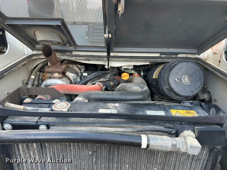 image for item DV0761 2015 Takeuchi TL12 tracked skid steer loader