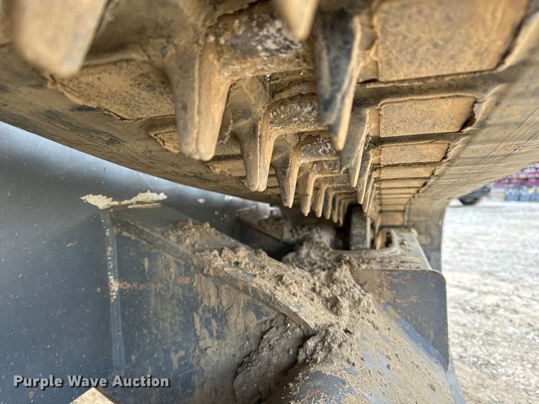 image for item DV0761 2015 Takeuchi TL12 tracked skid steer loader