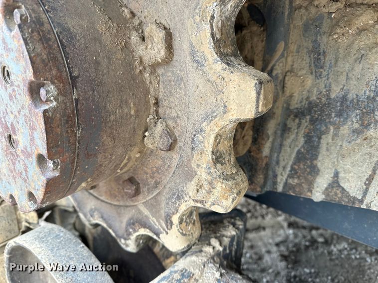 image for item DV0761 2015 Takeuchi TL12 tracked skid steer loader