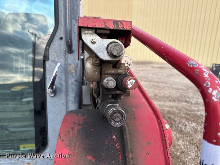 image for item DV0762 2013 Takeuchi TL12 tracked skid steer loader