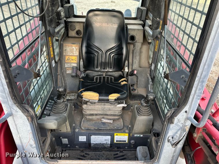 image for item DV0762 2013 Takeuchi TL12 tracked skid steer loader