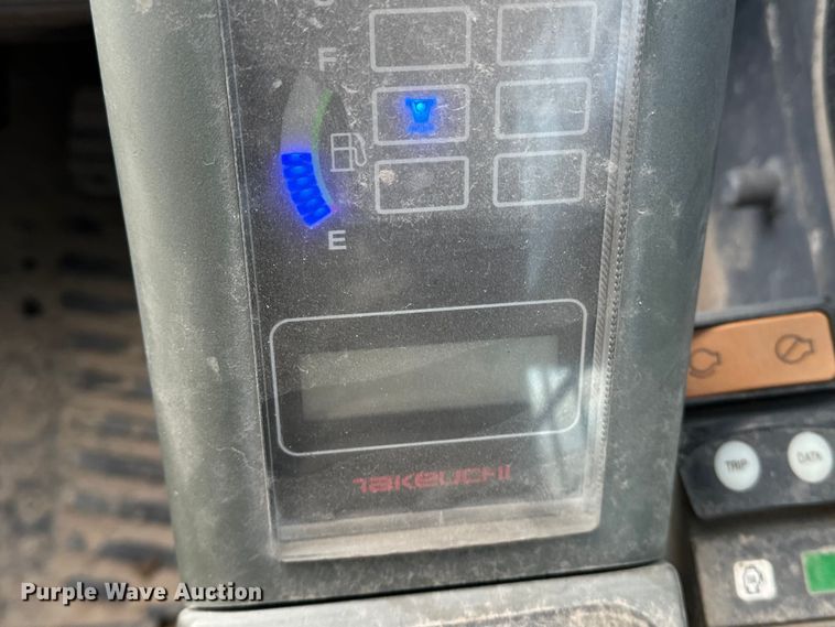 image for item DV0762 2013 Takeuchi TL12 tracked skid steer loader