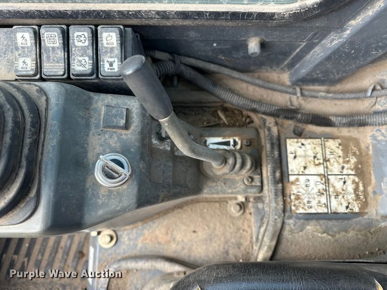 image for item DV0762 2013 Takeuchi TL12 tracked skid steer loader