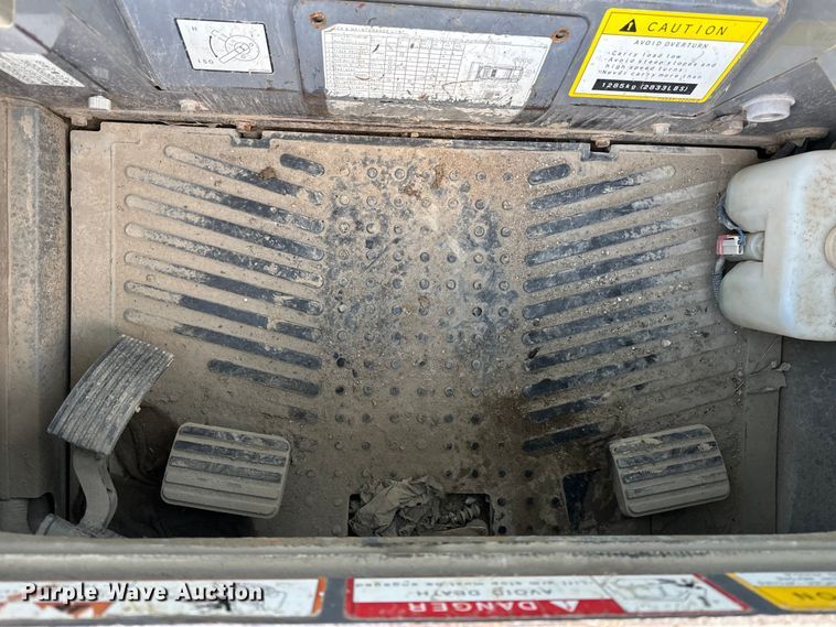 image for item DV0762 2013 Takeuchi TL12 tracked skid steer loader