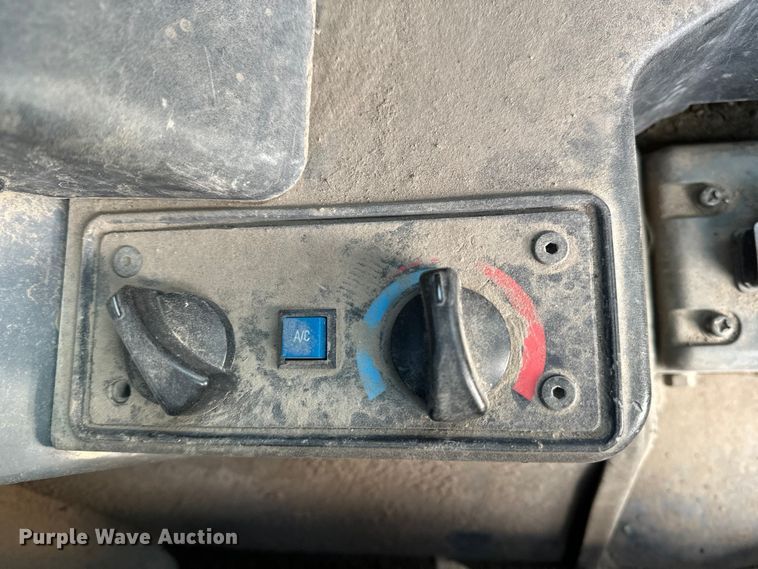 image for item DV0762 2013 Takeuchi TL12 tracked skid steer loader