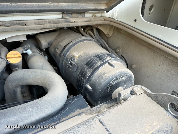 image for item DV0762 2013 Takeuchi TL12 tracked skid steer loader