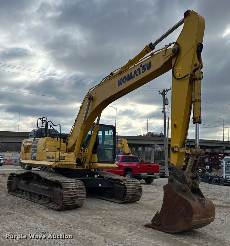 image for item DV0764 2019 Komatsu PC290LC-11 excavator