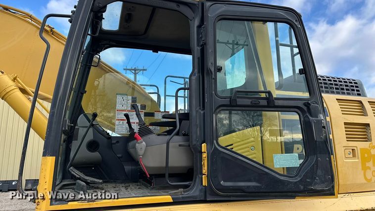 image for item DV0764 2019 Komatsu PC290LC-11 excavator
