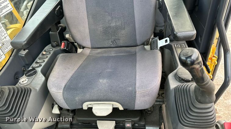 image for item DV0764 2019 Komatsu PC290LC-11 excavator