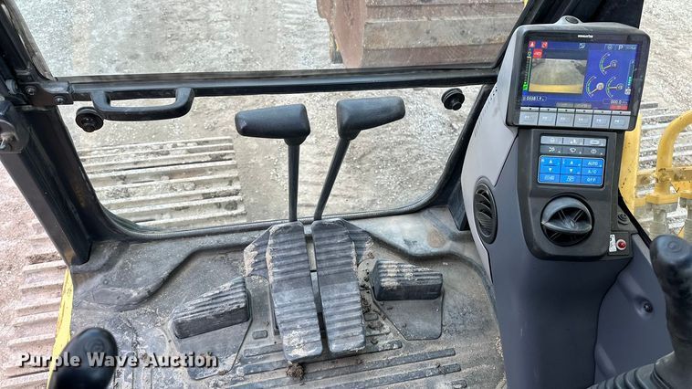 image for item DV0764 2019 Komatsu PC290LC-11 excavator